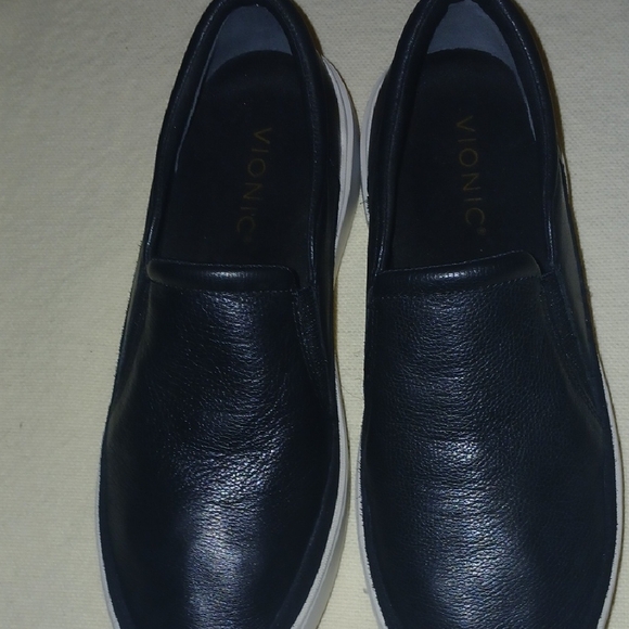Vionic Shoes - Vionic Black Leather Slip-On Loafers with Cream Sole sz.8